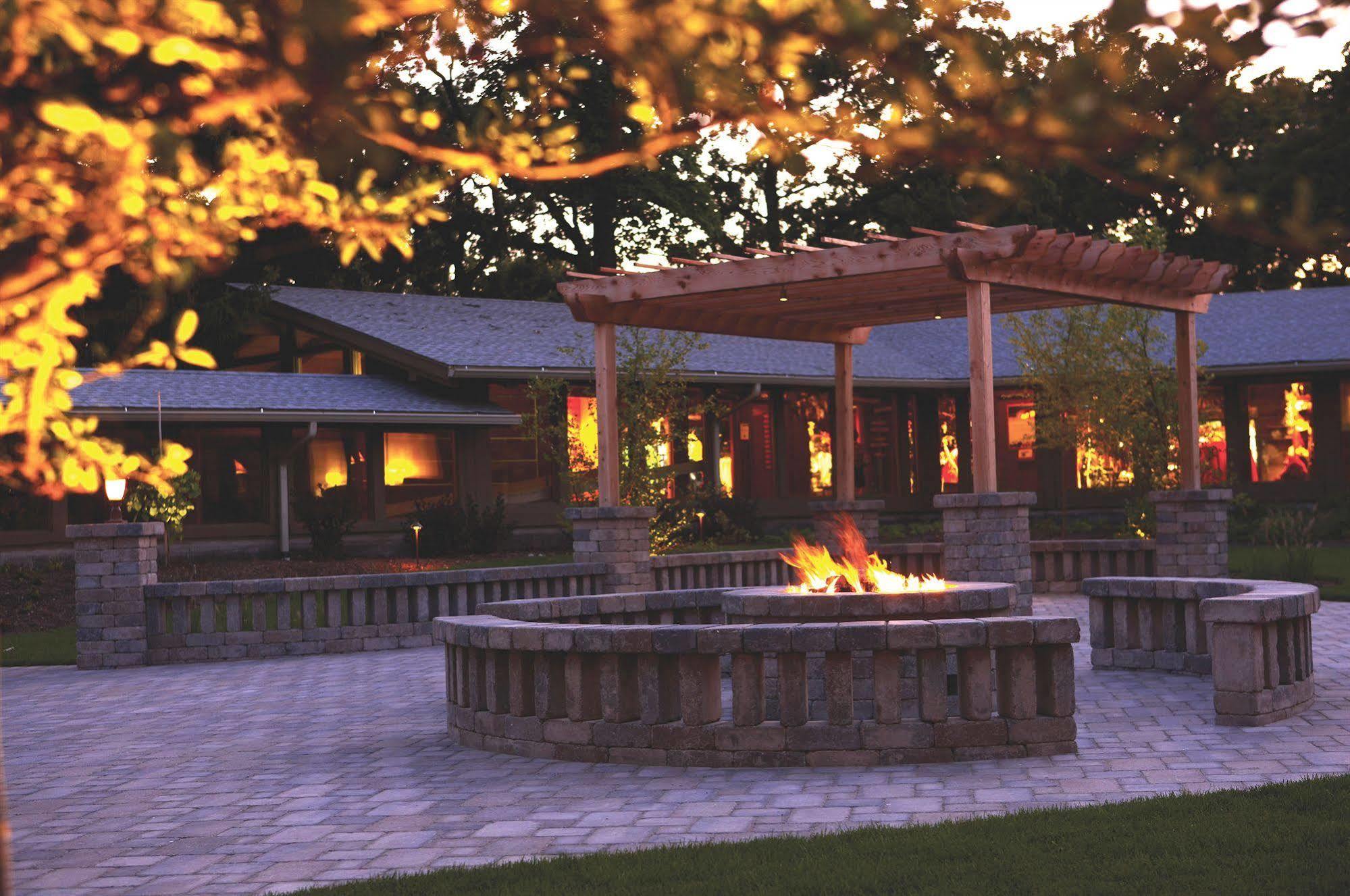 Lake Lawn Resort Delavan Exteriör bild